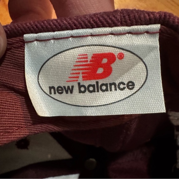 Vtg Toddler New Balance Burgundy Snapback Hat Adjustable Cap Embroidered Logo - Picture 6 of 7
